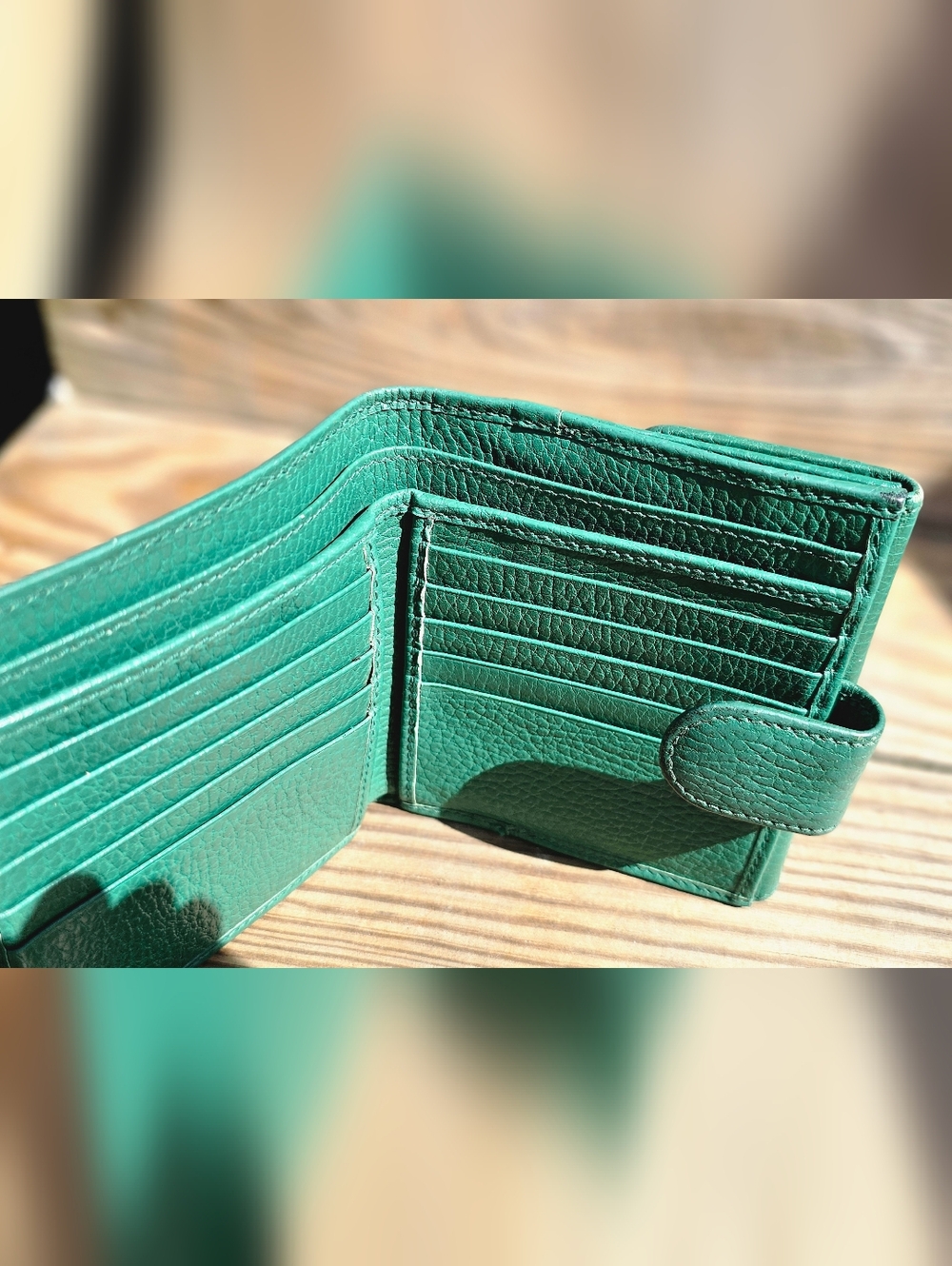 Gucci Interlocking G Leather bifold wallet. - Picture 4 of 6